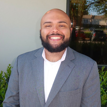 Delorean_Waters_-_Corporate_Trainer_370x370