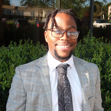 Jayarrus_Seals_-_Corporate_Trainer_370x370